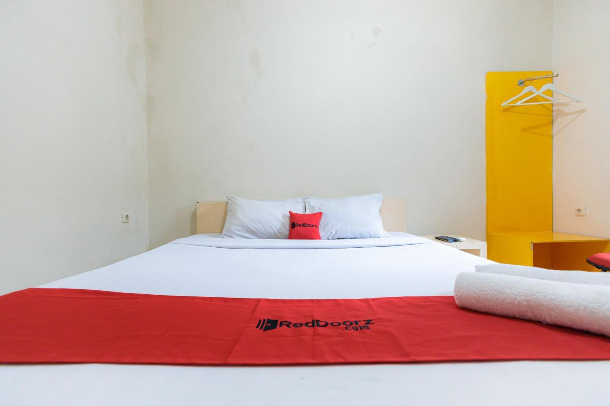 Reddoorz At Osuko Residence Sukomanunggal Jaya Сурабая Экстерьер фото