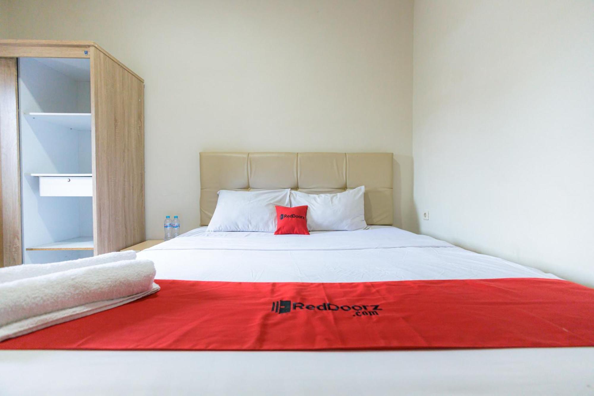 Reddoorz At Osuko Residence Sukomanunggal Jaya Сурабая Экстерьер фото